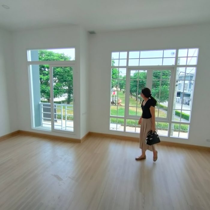 empty room, space, home, house, apartment, rent